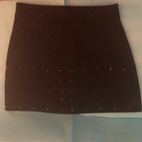 ZARA WOMEN BEAUTIFUL STUDDED MINI SKIRT SMALL - Picture 9 of 10